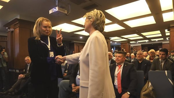 Председателят на БОК Стефка Костадинова се срещна с Весела Лечева