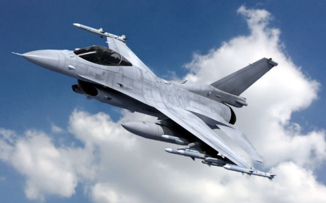 САЩ се готвят да продадат F-16 на Украйна и да обучат пилотите им