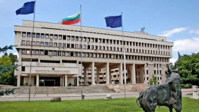 Какво може да направи Външно министерство, ако ви задържат зад граница