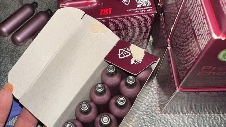 Министър Гуцанов и лекари с нова инициатива срещу употребата на вейпове и райски газ