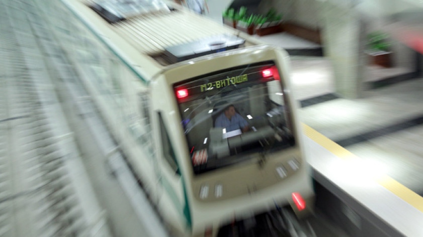 Започват изпитанията на първия от общо осем нови влака за столичното метро