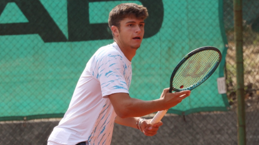 Александър Василев отпадна в първия кръг на тенис турнира в София