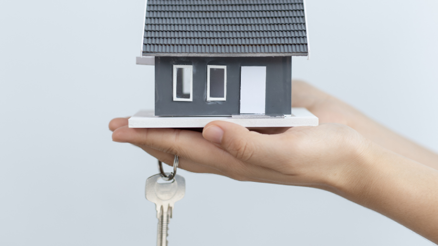 Правосъдният министър: Вписани са 30% повече сделки с недвижими имоти спрямо миналата година