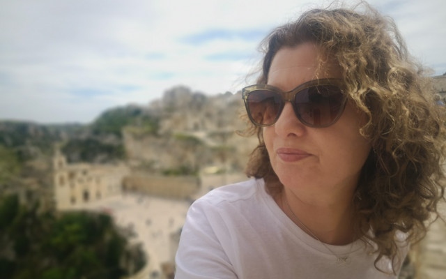 Бенатова: Чувам немият вик на майката, останала на парашута, докато детето й лети към смъртта