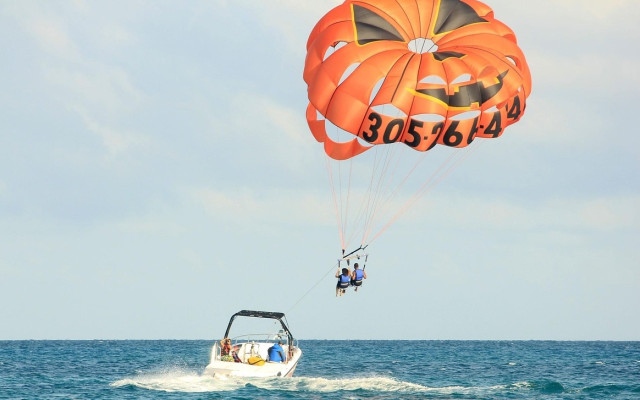 След трагедията в Несебър: Вижте правилата за парасейлинг у нас