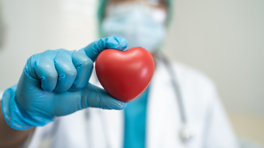 Кардиолог: Хранете се здравословно, спете поне 7 часа и спортувайте за здраво сърце