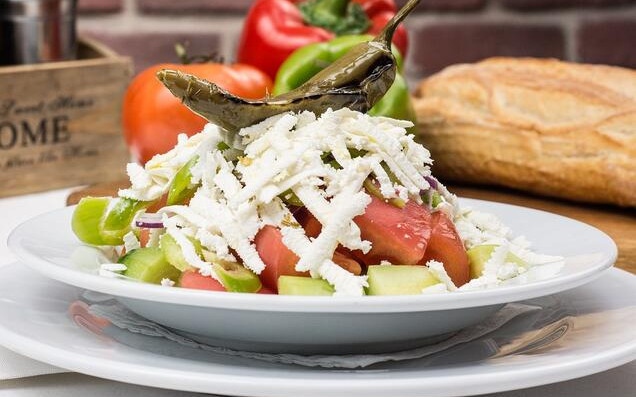 Диетолози: Не яжте домати с краставици!