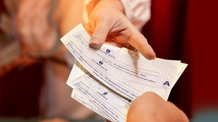 Зрелостниците в Русе получават безплатни билети за театър и опера