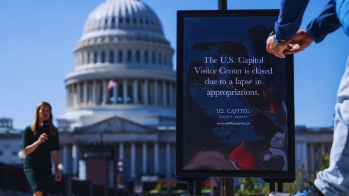 Политическата криза във Вашингтон: Белият дом подготвя съкращения заради блокирания бюджет