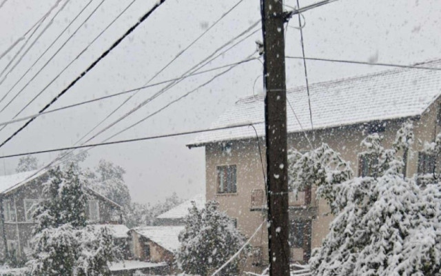 Стотици без ток заради бурята във Врачанско