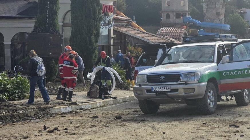 Кметът на Несебър посочи виновниците за потопа в "Елените"