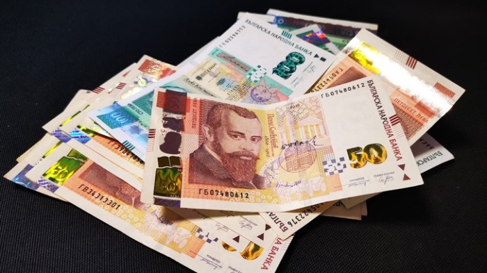 450 000 българи се осигуряват на минимална заплата