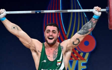 Карлос Насар ще бори за трета световна титла тази вечер