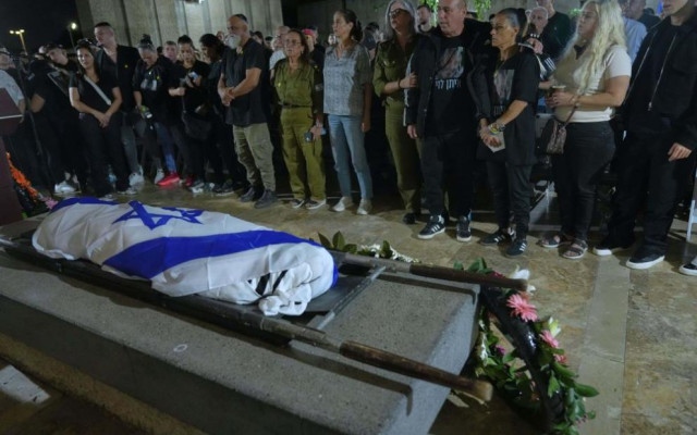 Израел получи телата на двама заложници, предадени от „Хамас“