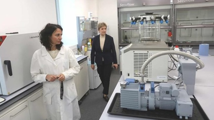 Учени от БАН разработват батерия от утайка от кафе