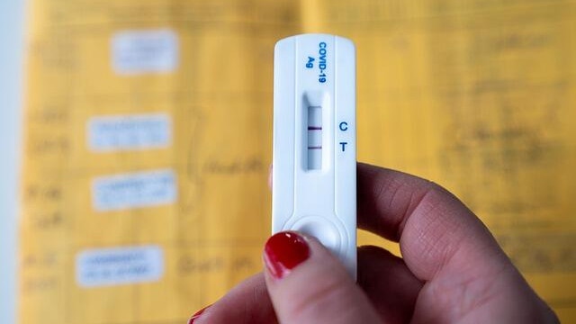 COVID-19 остава водещ сред респираторните инфекции, но грипът набира сила