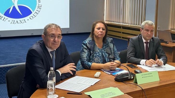 Над 33 000 деца са родени от деца за 10 години