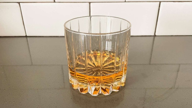 В България сe продава уиски за над 100 000 лева, има опашки от хора за него