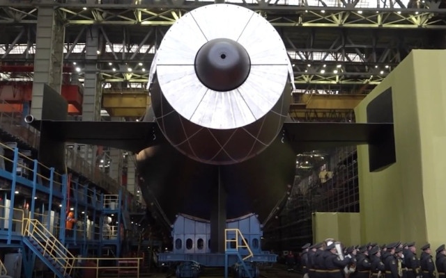 Русия пусна на вода нова атомна подводница, носеща суперторпеда &quot;Посейдон&quot; (ВИДЕО)