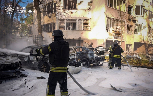 Дронове удариха Одеса, бг делегация е там