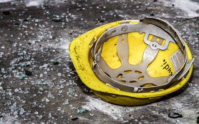 Работник на ВиК е загинал при срутване на ров в Лясковец