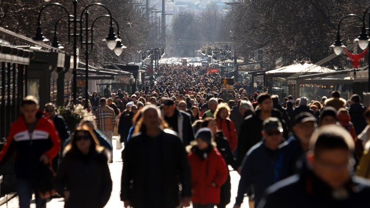 Храна, алкохол, жилище: За какво най-често харчим пари?