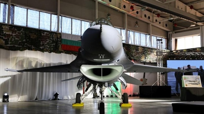 България ще поиска разсрочване на плащанията за изтребителите F-16