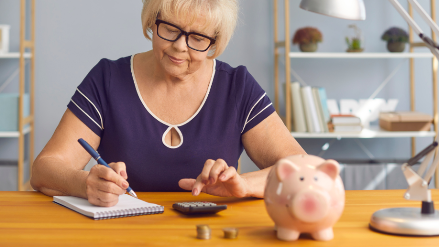 Ако сте български пенсионер в чужбина, ето как да не изгубите пенсията си