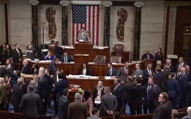 Единодушно и без дебати: Сенатът на САЩ одобри публикуването на досиетата „Епстийн“