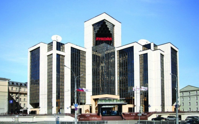 „Лукойл“: Очакваме особеният управител да не възпрепятства продажбата на активите ни в България