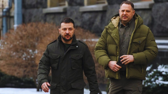 Зеленски няма да предава територии, твърди негов съветник, разследван за корупция