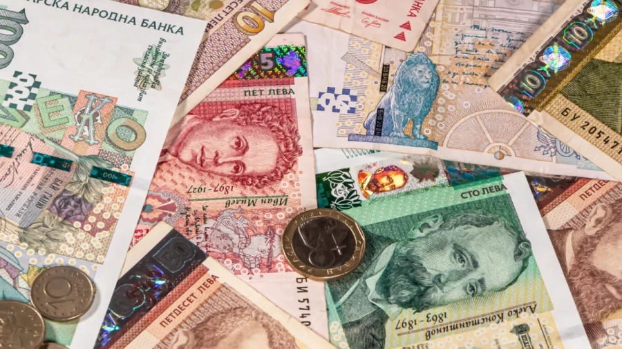 Средната брутна годишна работна заплата през 2024 г. е 27 898 лв.