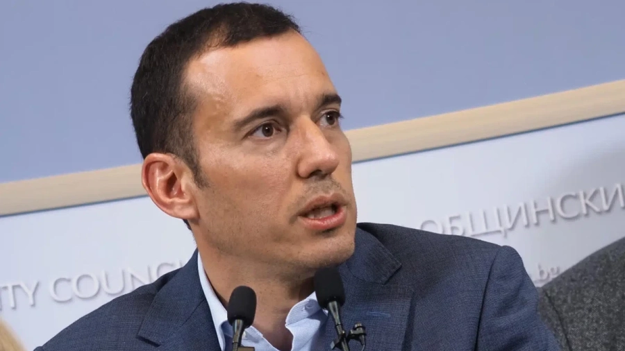 София отлага коледните светлини в знак на солидарност с протестиращите