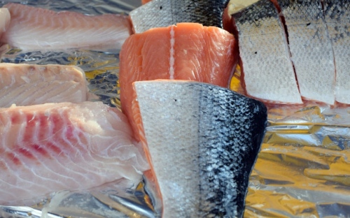 Опасна бактерия! Голяма верига у нас изтегля от пазара няколко вида сьомга