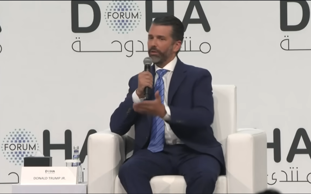 Тръмп-младши: Върхушката в Киев прати "селяните" на фронта и купува коли за по $5 милиона, защо да спира войната!? ВИДЕО