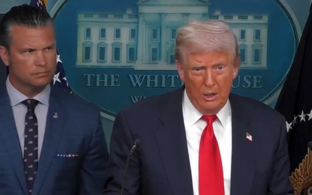 Тръмп: Корупцията и липсата на избори поставят под въпрос демокрацията в Украйна