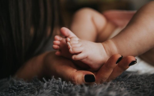 Изтеглят от пазара партиди бебешко мляко заради бактерии