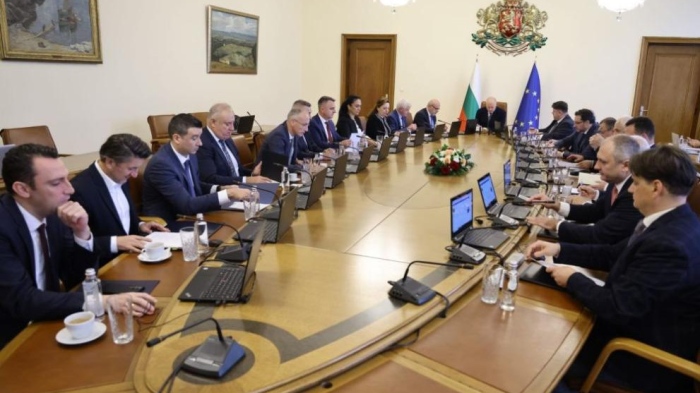 Правителството в оставка се събира в понеделник, ще гласува по 52 точки