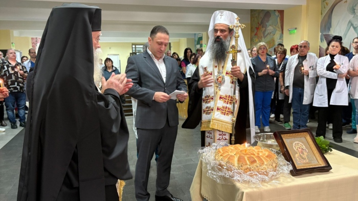 Патриарх Даниил дари 20 000 лева за оборудване за детско отделение на ИСУЛ