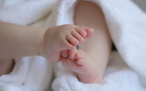 Внимавайте! Откриха арсен в бебешка каша