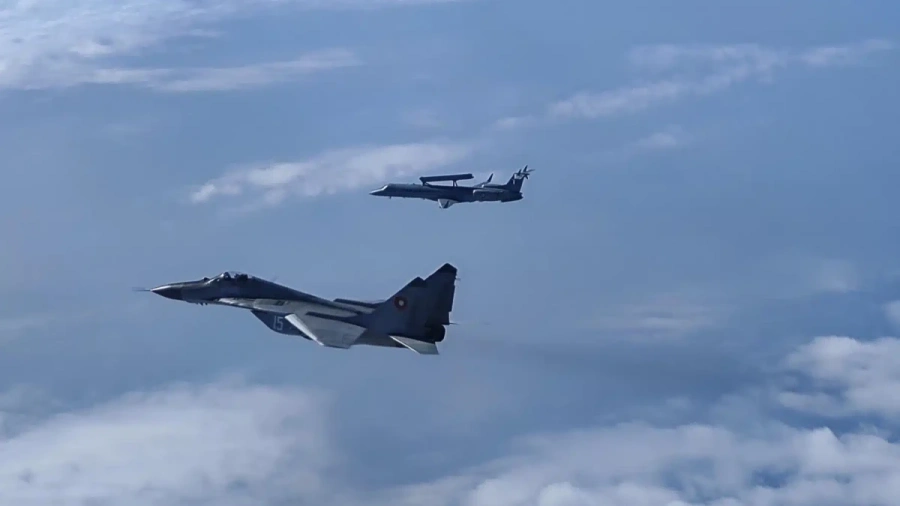 България представя първите осем изтребителя F-16 Block 70