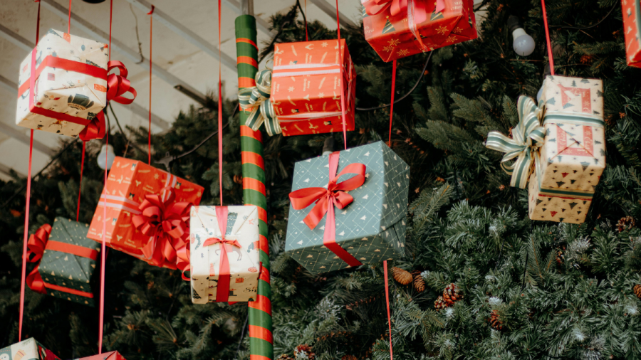 Българите ще харчат до 250 лв. за коледни подаръци, 11% ще теглят кредит