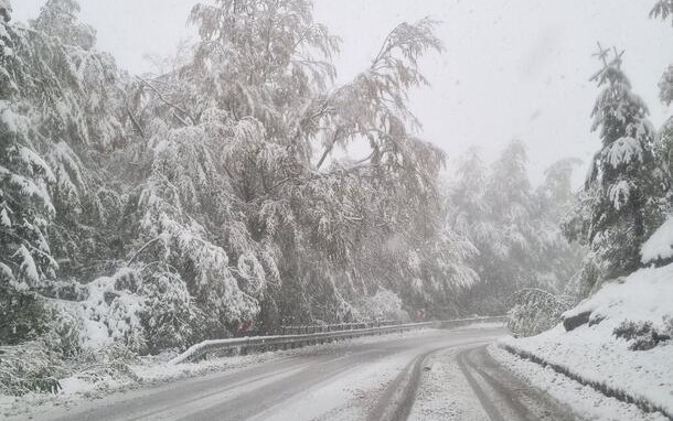 Заледени пътища и ремонти по основните магистрали
