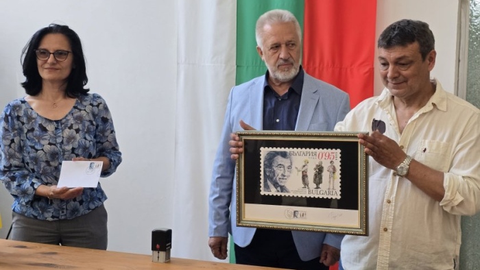 Валидираха първата пощенска марка, посветена на приемането ни в еврозоната