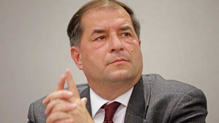 Борислав Цеков: КС няма основания да спре оставката на Румен Радев