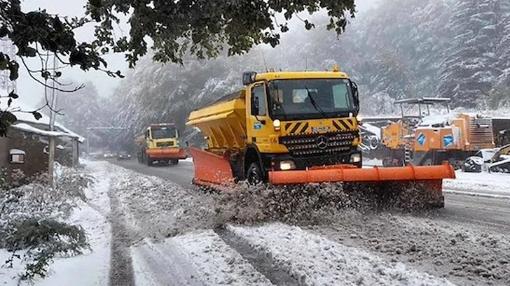 Времето във вторник: Жълт код за дъжд и сняг, ето за кои области е обявен