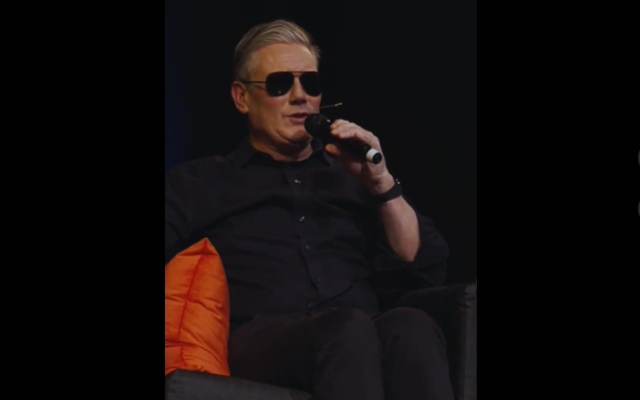 Киър Стармър се подигра със слънчевите очила на Еманюел Макрон