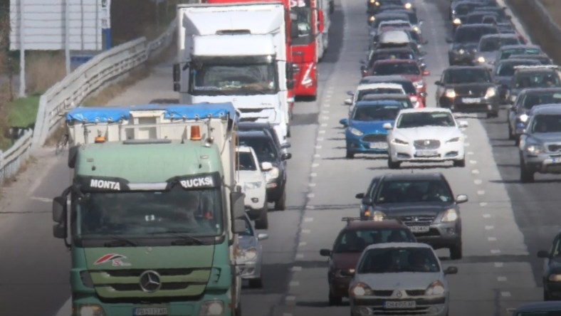Без камиони: Ограничения по магистралите през 2026 г.