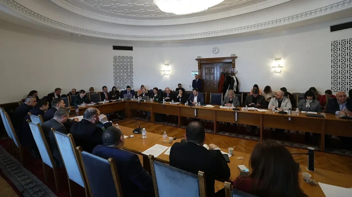 В Правна комисия! Орязаха секциите в чужбина