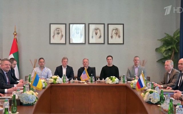 В Абу Даби: Започна вторият етап от  тристранните преговори за мир в Украйна